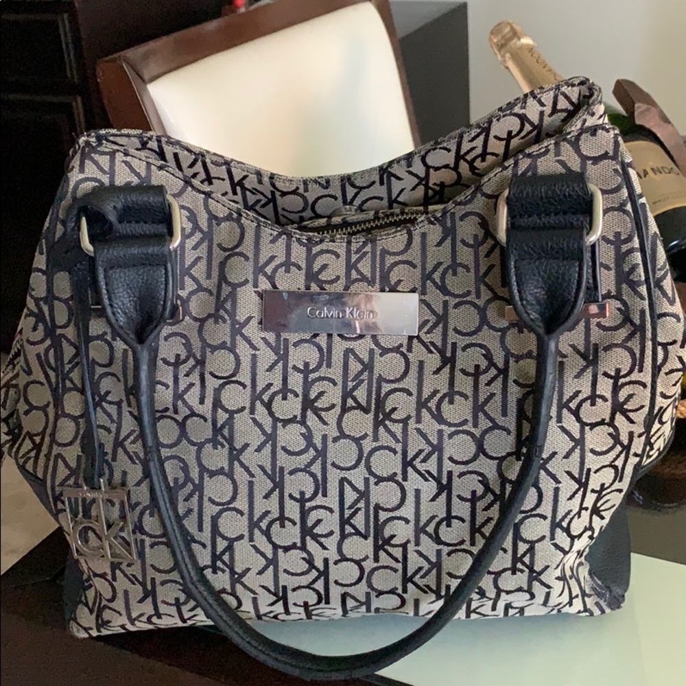 Hand bag